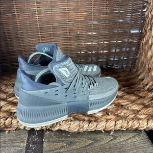 Adidas Sz 7 1/2 Men's Dame 3 D Lillard 3 Basketball Shoes Athletic Sneakers